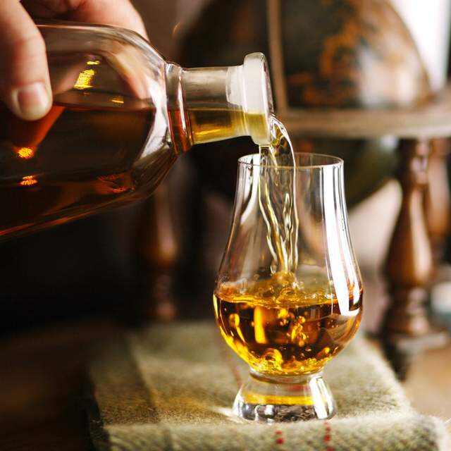 花高价买的日本威士忌竟是台湾生产的？法规陈旧，投机酒商蹭流量