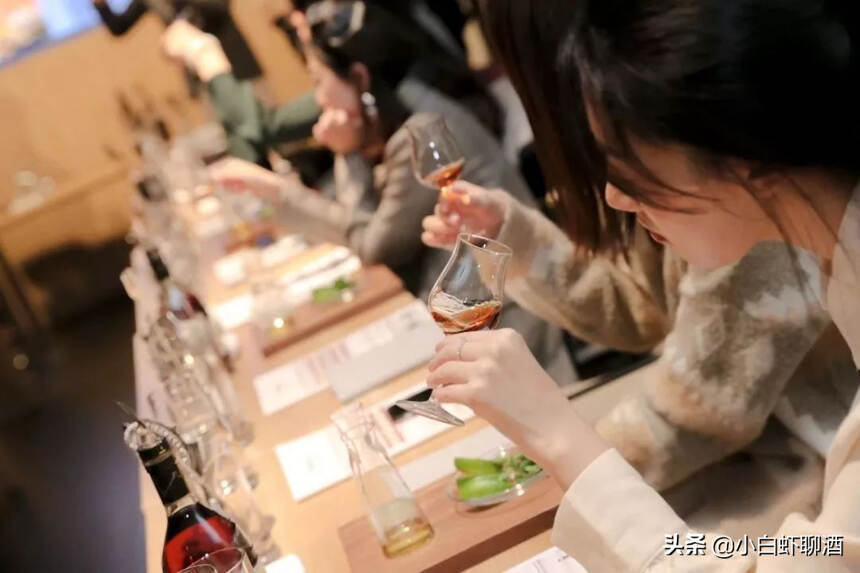 酒量全国垫底的上海人，真的不能喝吗？当地人：喝酒是为了情调