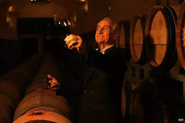 82年的拉菲现在还能喝吗？葡萄酒的保质期大揭秘！
