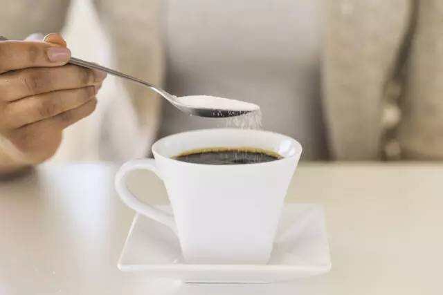 如何优雅地喝一杯咖啡？成功人士必修课之咖啡礼仪