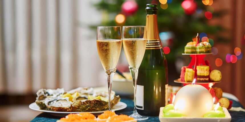 法国圣诞节大餐的生蚝和香槟，为什么要这么搭配？科学的解释来了