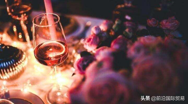 情人节与葡萄酒，唯爱与葡萄酒不可辜负！葡萄酒与情人节更搭配