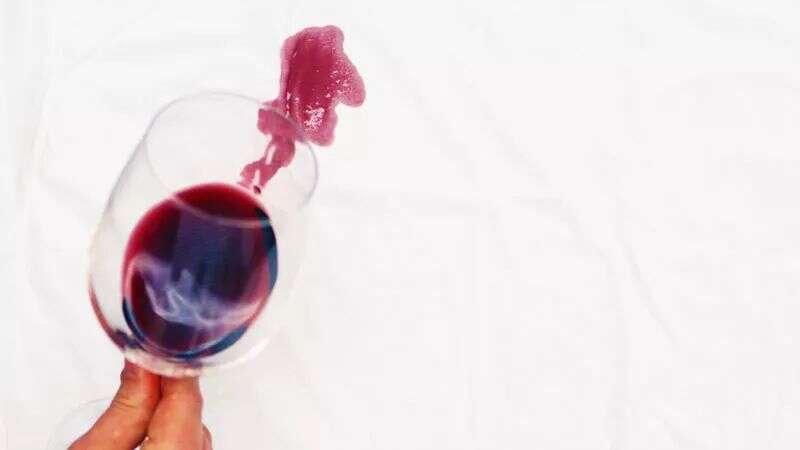 神技能｜白葡萄酒可以去除污渍？