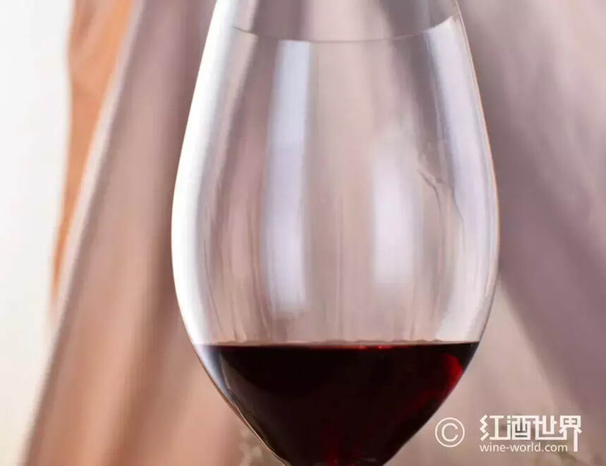挂杯明显的葡萄酒品质更高？