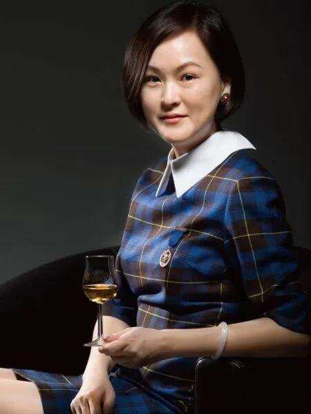 这几个华人“女酒鬼”，堪称威士忌圈里的女王代表
