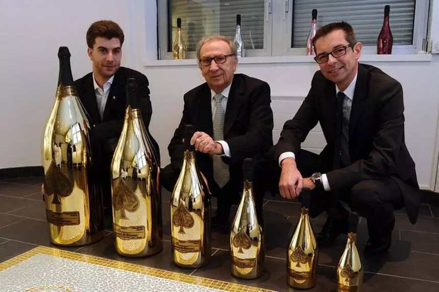 一瓶黑桃 A 香槟凭啥卖到 190 万元？