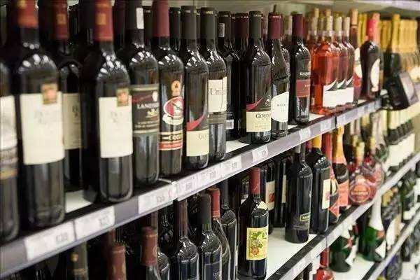 商超葡萄酒加价率走低，有酒商1个月往一家超市供货上万瓶，快速动销！