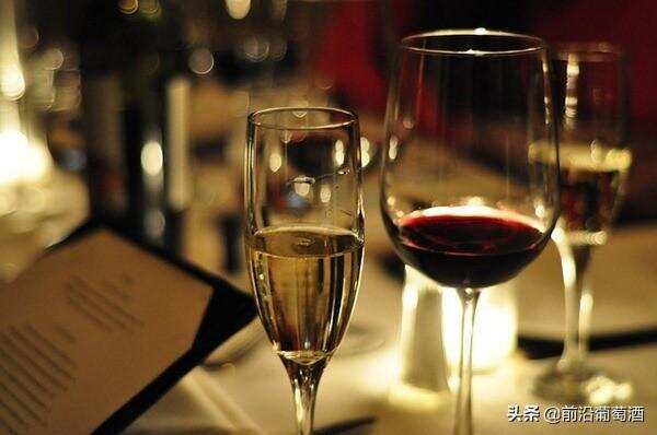 日常饮用的法国餐酒，法国未列入法定产区的葡萄酒统称为餐酒