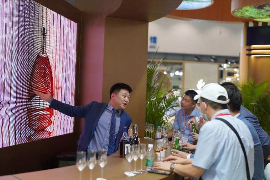 保乐力加亮相第二届中国国际消费品博览会