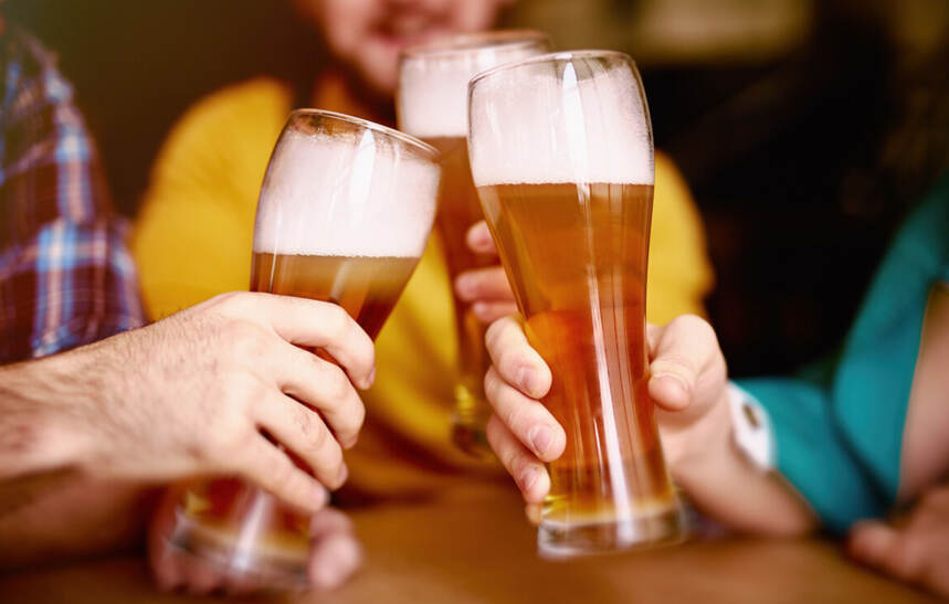 为何有的人喝白酒很厉害，却从不喝啤酒？是啤酒太廉价吗？