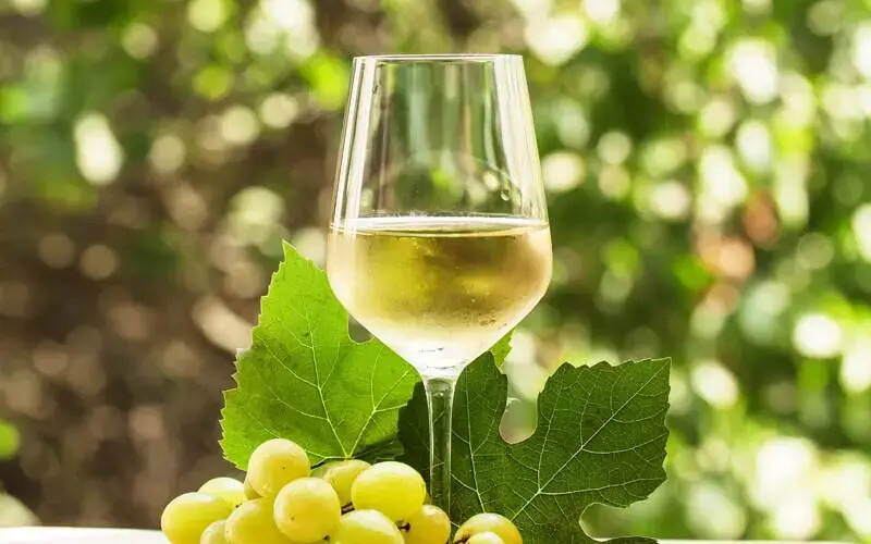 为什么夏天要喝干白葡萄酒？