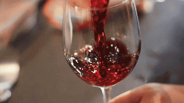 一杯葡萄酒倒多少最合适？