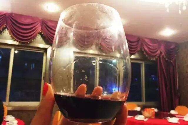 亲测：用不同酒杯喝同一瓶葡萄酒是怎样一种体验？