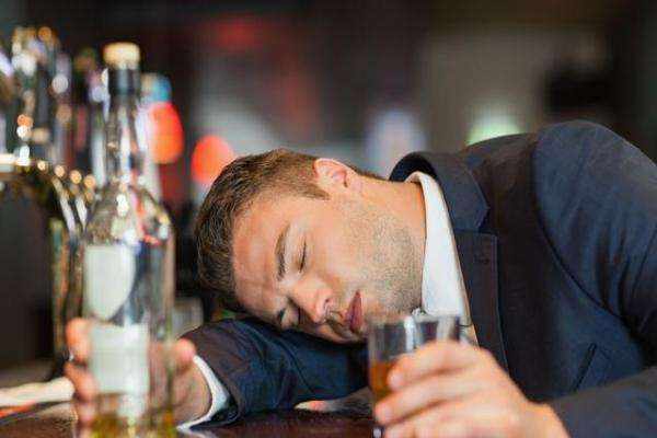 为什么很多人喝混酒容易醉，尤其是与红酒混着喝？