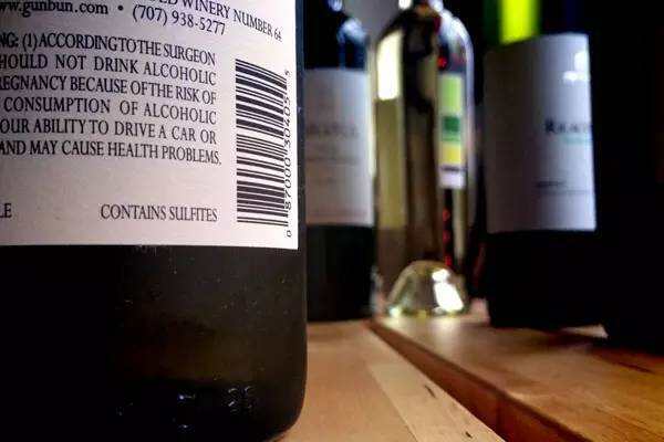 葡萄酒为什么要添加二氧化硫？