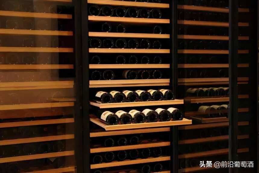 收藏葡萄酒的目的是什么呢？如何选择一款适合自己的酒柜？