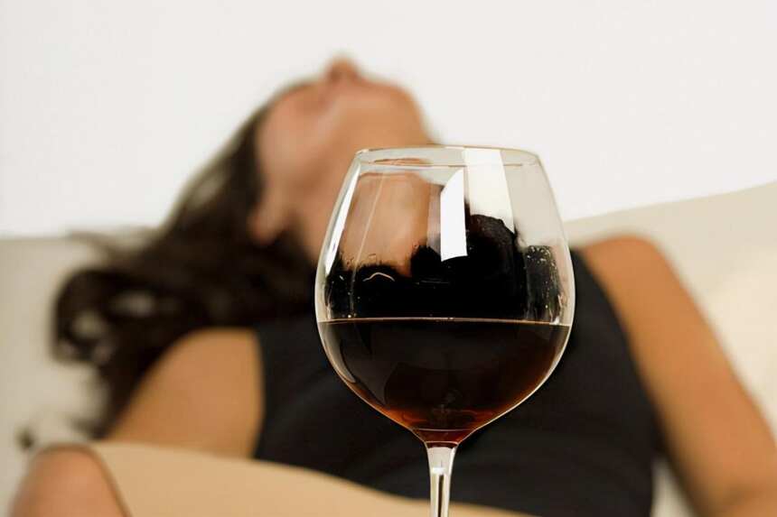 经常喝红酒会把脑子喝坏掉吗？