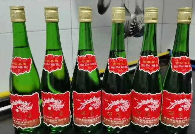 中国4款“良心白酒”，好喝又亲民，100%粮食酿，行家当口粮酒喝