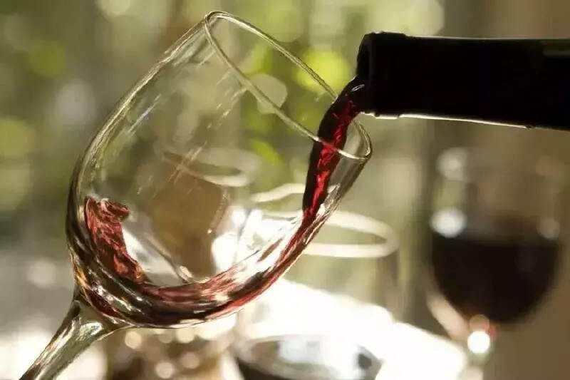 秋季食补养生，为何推荐适当多喝点葡萄酒？