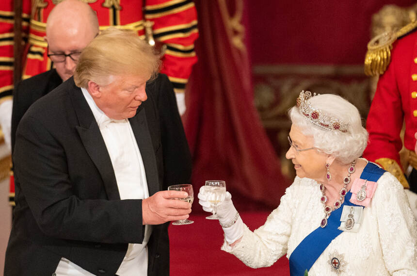 英国当地时间6月3日晚，皇室招待特朗普晚宴奢华酒单公布