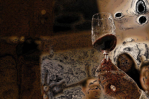 喝红葡萄酒为什么要摇晃酒杯？