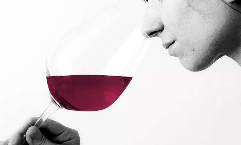 如何判断葡萄酒是否变质？只看“保质期”可不行！