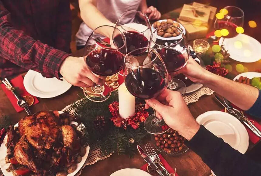 你的圣诞晚餐，缺一瓶什么样的酒？