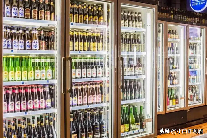 曾是武汉第一啤酒的行吟阁，后因被收购而落败，喝过的都是老湖北