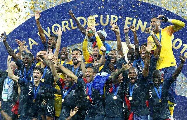 祝贺法国队夺冠，为这一届世界杯干杯！