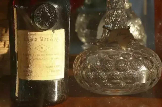 美国新泽西一博物馆发现三箱18世纪的葡萄酒