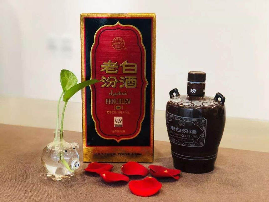 汾酒和西凤酒到底有何区别？都是“中国名酒”，哪一款更值得喝？