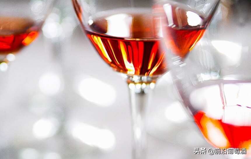 您知道桃红葡萄酒是怎样酿造出来的吗？桃红酒酿制流程和酿造方法