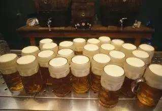 如何判断啤酒的品质？到底是青岛啤酒好还是1664好呢？