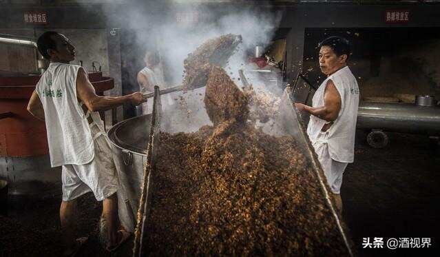 绝了！宜宾古法酿酒技艺有多讲究，来看竹海深处老酒厂的“大片”！