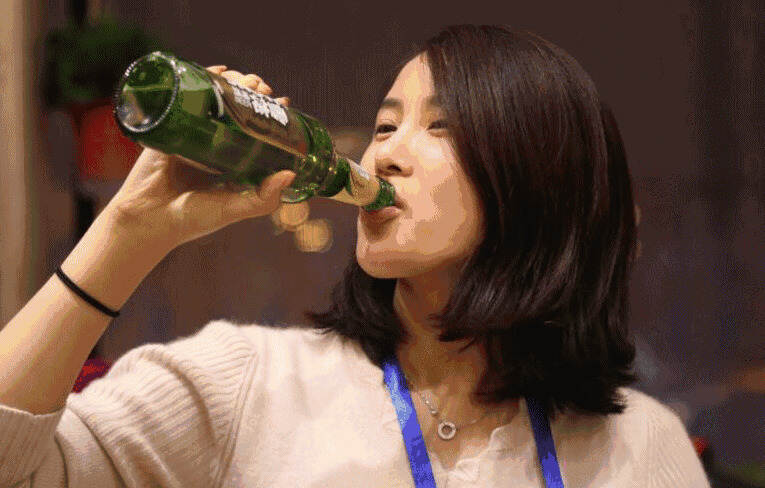 广东人酒量差原来和天赋有关，但在“劈”酒气势上，却从来没输过