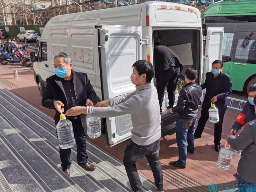 茅台王子致敬抗疫者 河南省副食捐赠防疫物资，助力基层战“疫”