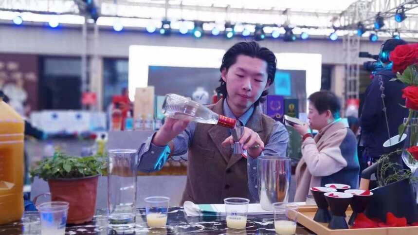闪爆天津糖酒会，“中式调酒大赛”开辟中国白酒新出路