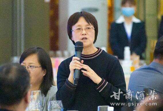 甘肃省葡萄酒产业协会第二届第一次理事会议在嘉峪关市举行