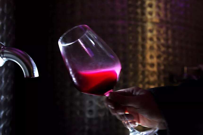 未来已来！拯救山火中千万美元的葡萄酒，人工智能正在改变酒业