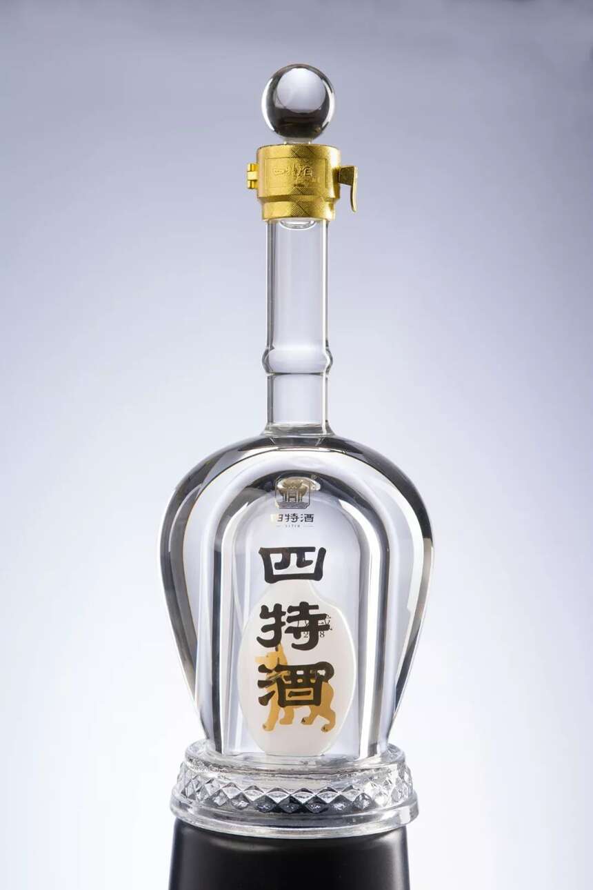 “江西王”四特首推狗年生肖酒，定价1288元，生肖酒格局生变？