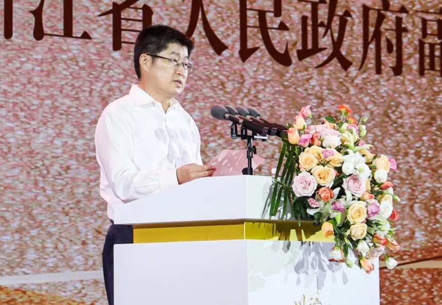 邓小刚：川酒全国行走进浙江，是两省深化合作的具体行动