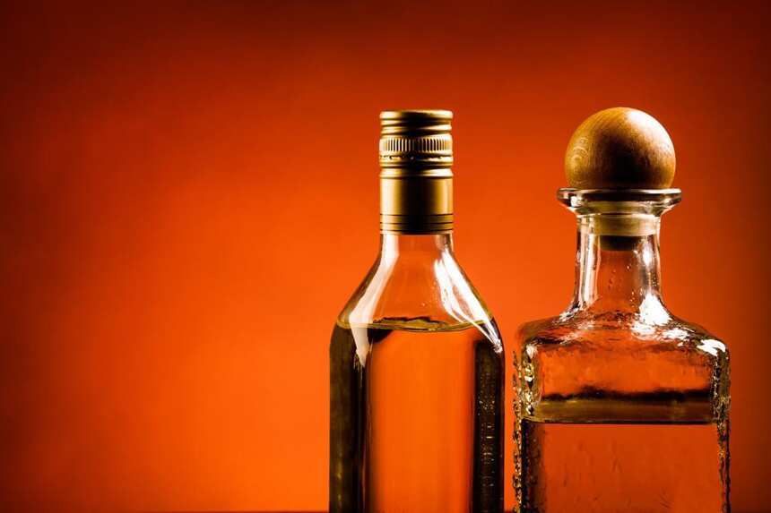 酒精用什么生产的、酒精勾兑酒到底能不能喝？