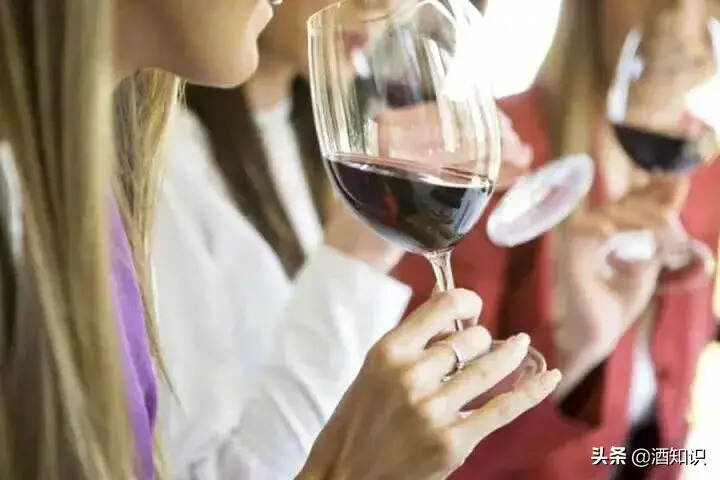 酒标没写，我怎么知道喝的酒是什么葡萄酿造的？