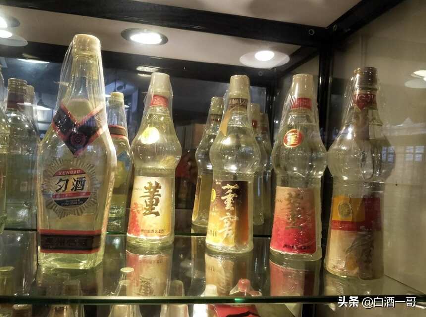 北京70岁拆迁户，身家过亿，寿宴却用10瓶“劣质酒”，宾客：敷衍
