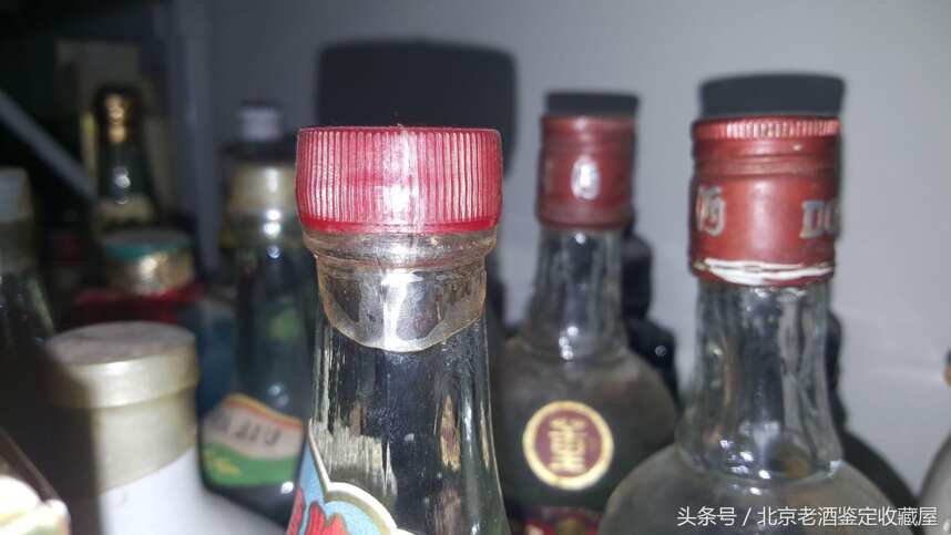 老酒收藏时看瓶盖密封程度,一定要收藏不容易挥发的瓶盖