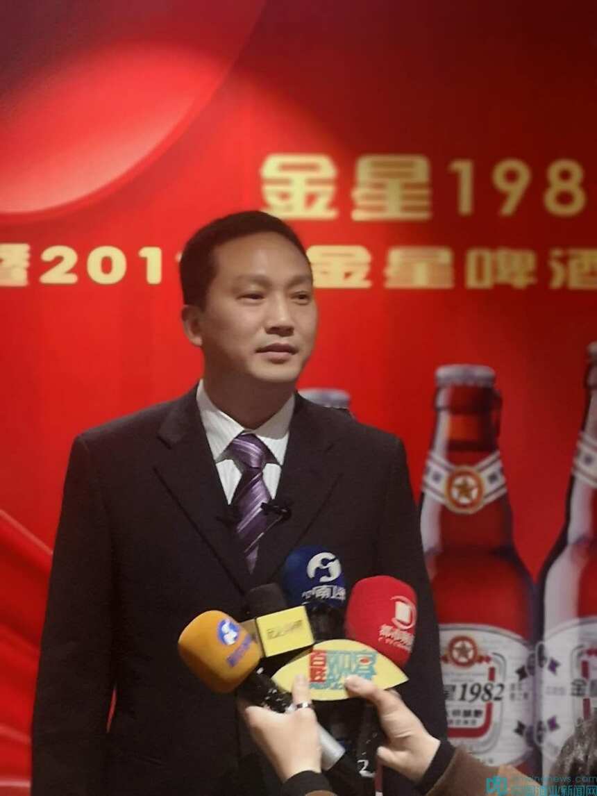 金星啤酒集团新任总经理刘建波出席新品发布会首次与媒体见面