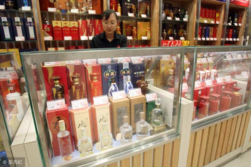 中国白酒“走出去”了10年，外国人有没有爱上它呢？