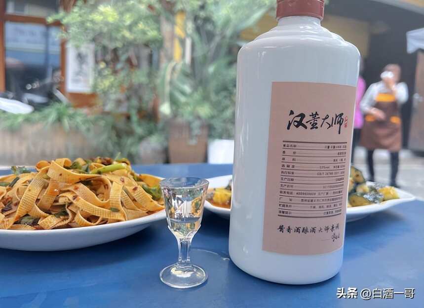 中秋节，四川大润发“销量最好”的4款白酒，全喝过的都是行家