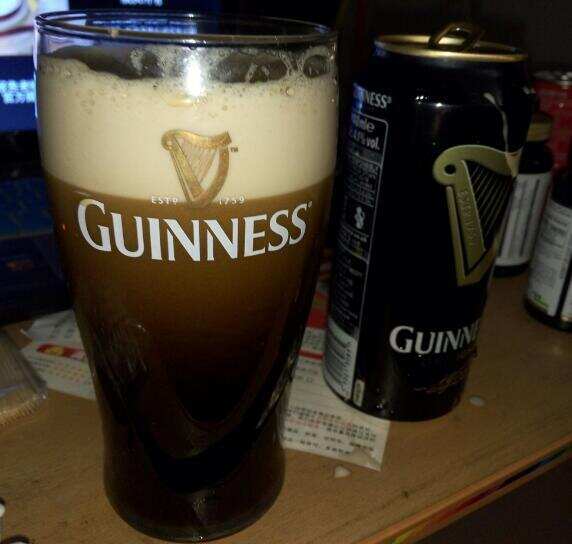 健力士啤酒是哪个国家的，爱尔兰的经典世涛黑啤口感浓郁而不重
