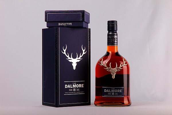 大摩dalmore威士忌18年价格1600，大胆强健的口感让人印象深刻